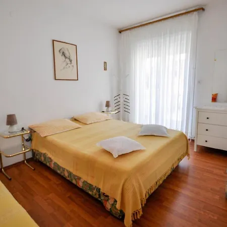 Apartment In Novigrad Mit Privatem Parkplatz