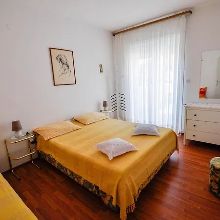 In Novigrad Mit Privatem Parkplatz Apartman *