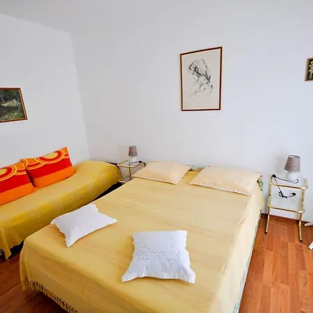 Apartment In Novigrad Mit Privatem Parkplatz