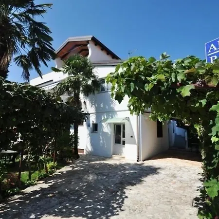 In Novigrad Mit Privatem Parkplatz Apartment Karpinjan