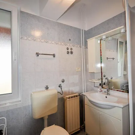 In Novigrad Mit Privatem Parkplatz Apartman *
